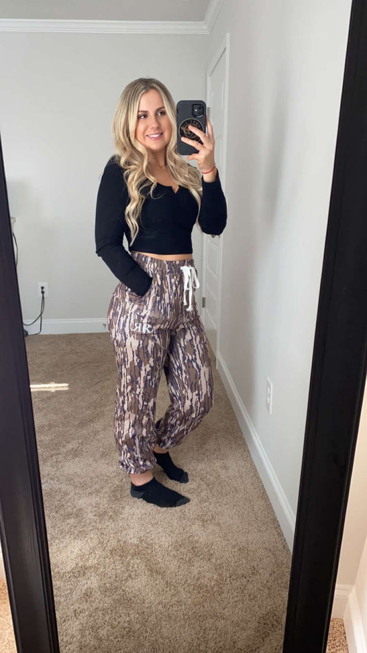 Women’s Red Rope Joggers - Bottomland Camo